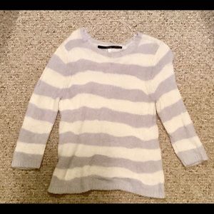 Kensie white and gray fuzzy sweater